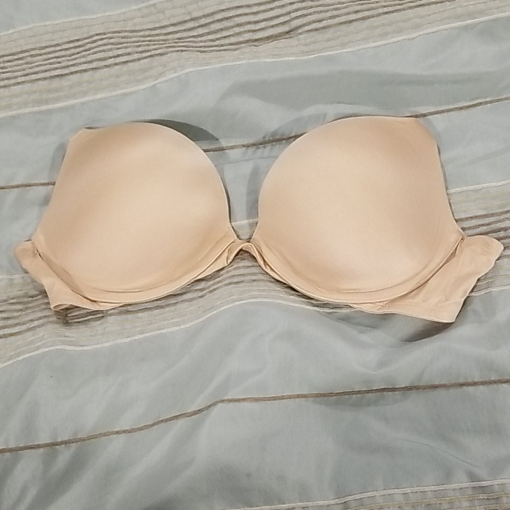 Victoria's secret strapless nude bra size 36C